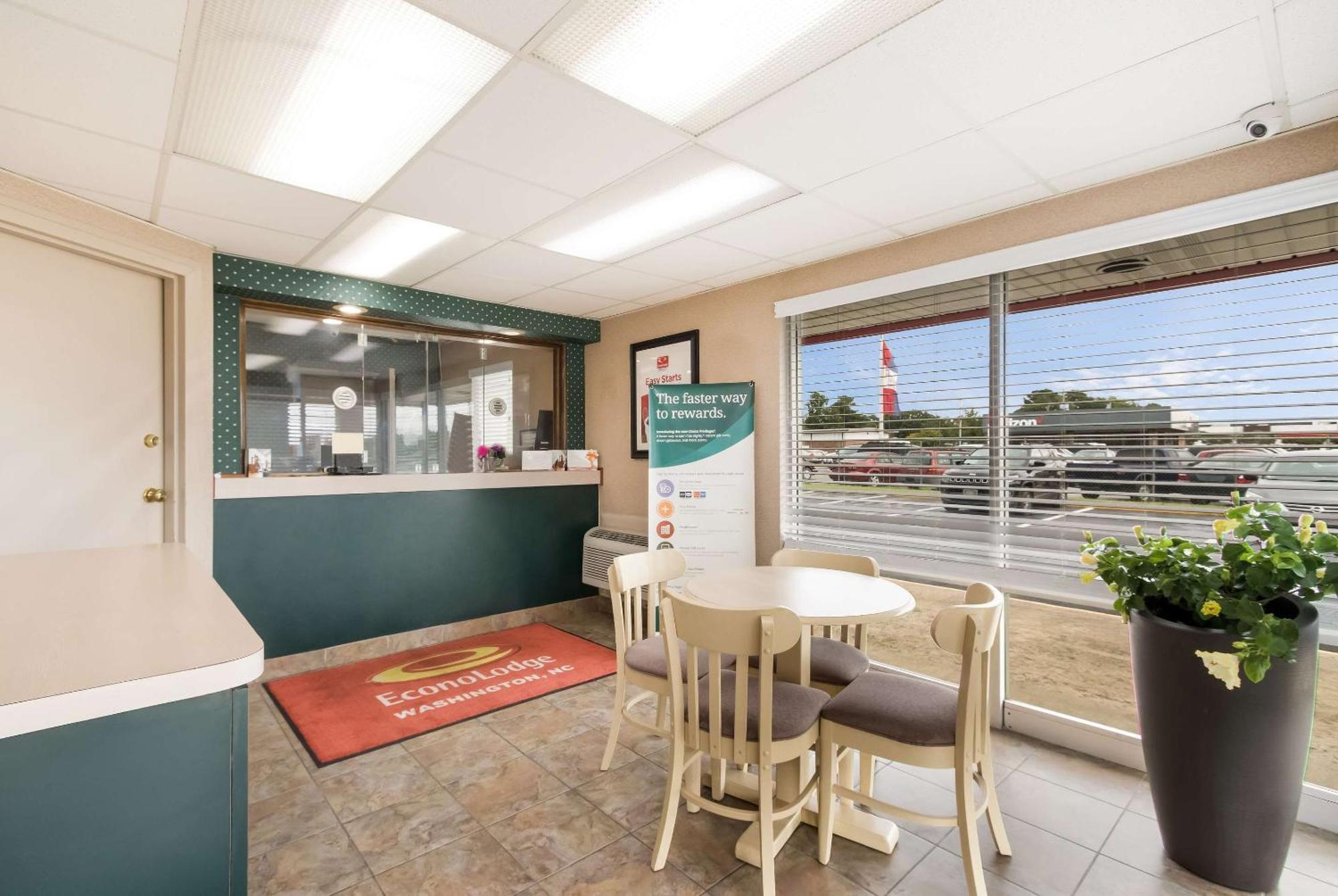 Econo Lodge North Washington Exterior photo