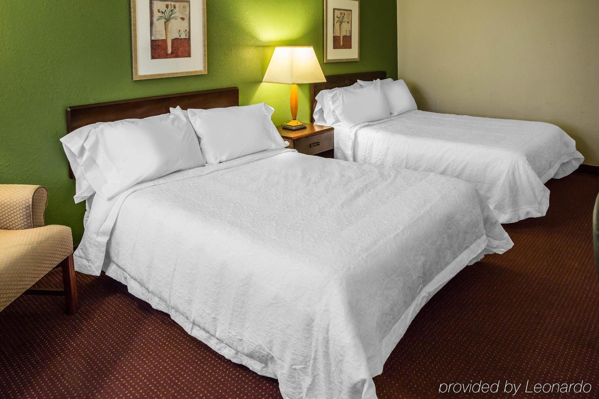 Econo Lodge North Washington Exterior photo